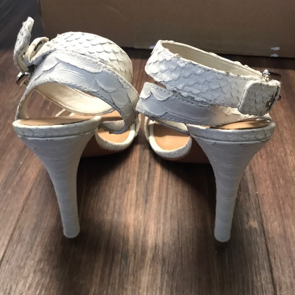 Coach heels - Picture 3 of 4